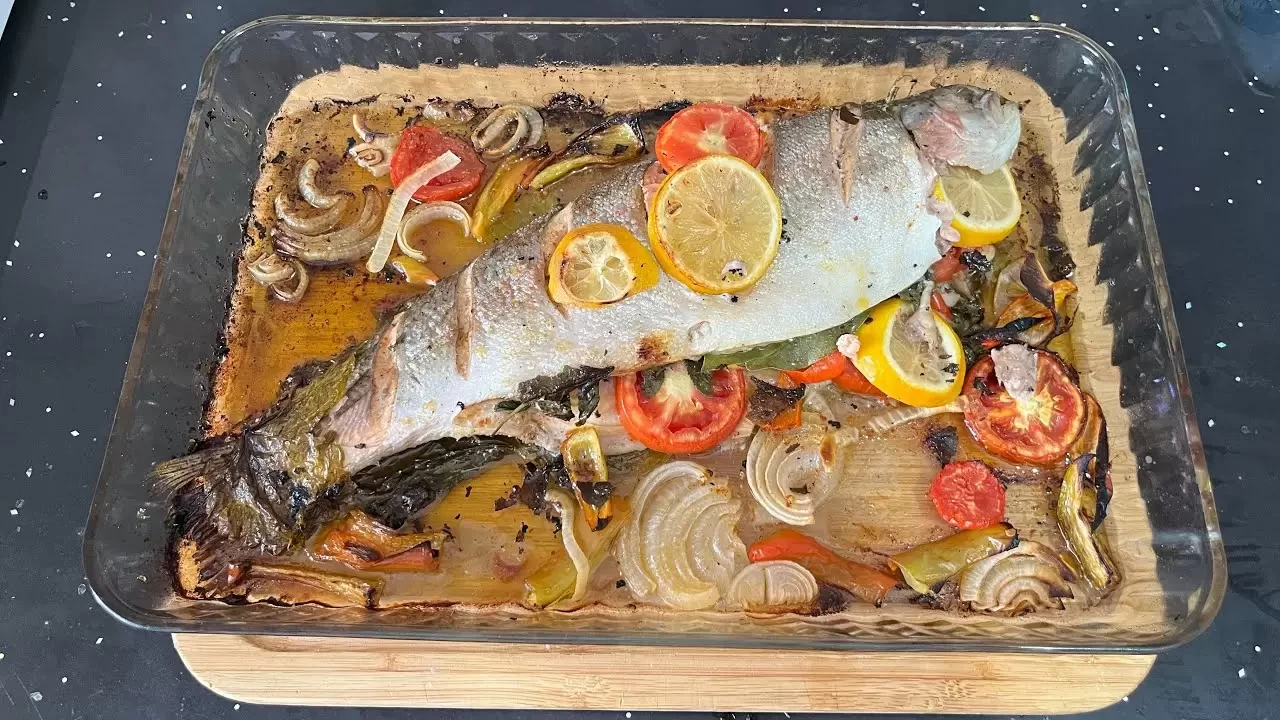 fırında Balık buğulama